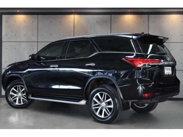 2018 Toyota Fortuner 2.4 V SUV AT  (ปี 15-18) B6983 รูปที่ 2